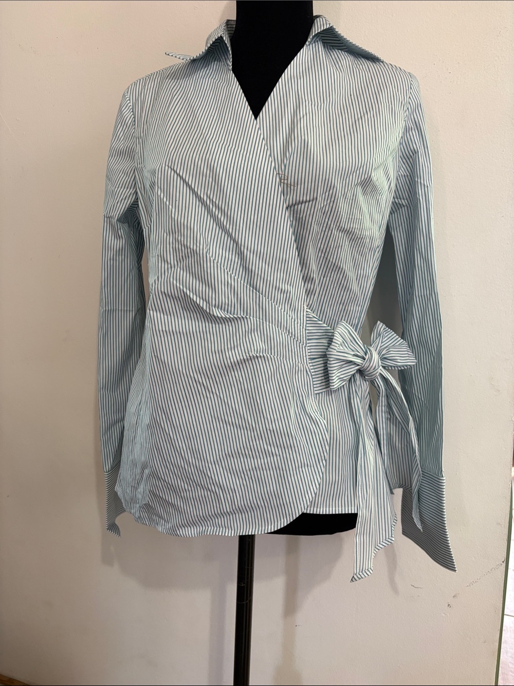 NWT Ann Taylor Light Blue and White Striped Wrap Button-Down Shirt 8sz
